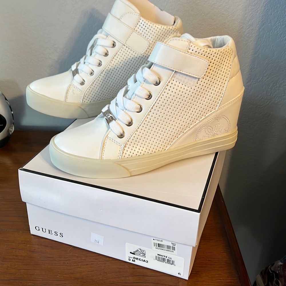 New. Guess Wedge Sneakers.